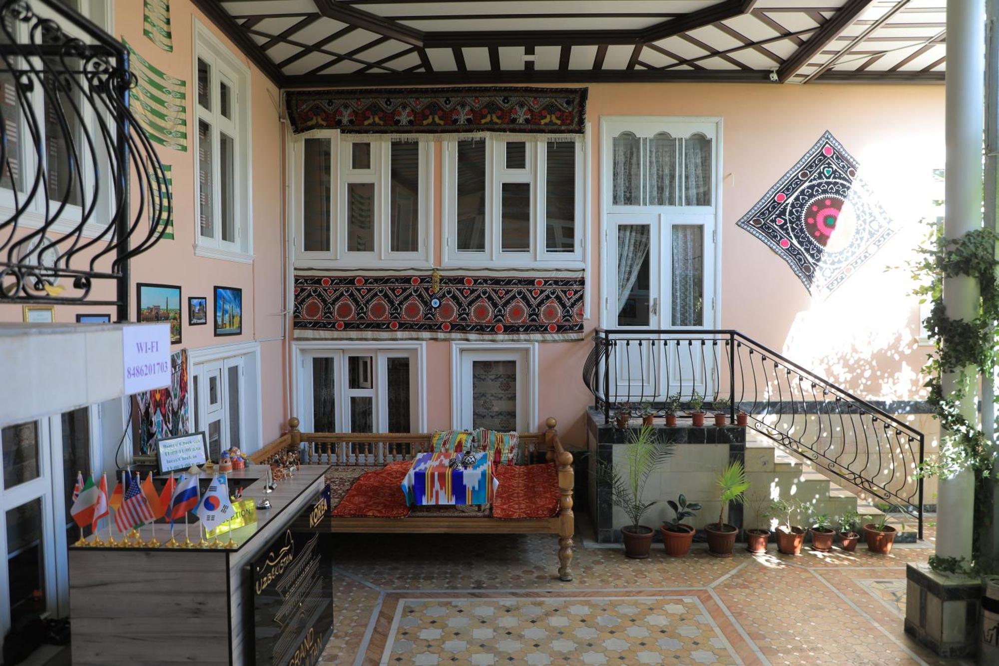 Nursultan Grand Guest House Samarkand Esterno foto