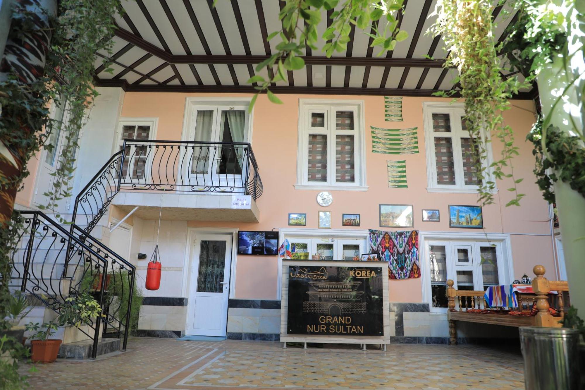 Nursultan Grand Guest House Samarkand Esterno foto
